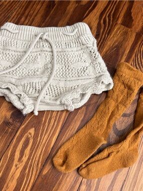 Bebe Organic Baby knit bloomers & socks set